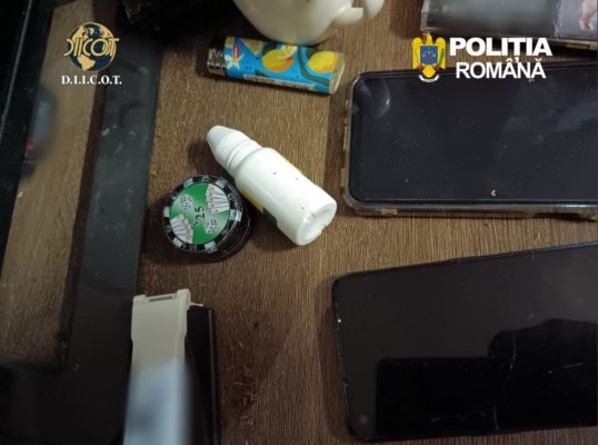 Doi tineri de 19 ani din Tulcea au fost arestați pentru trafic de droguri 