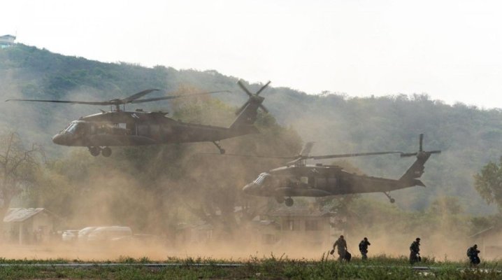 Pentagonul a adus elicoptere de atac Apache la Baza Mihail Kogălniceanu