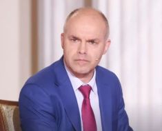 Daniel Funeriu, despre examenul pentru directori: „A avut un rol simplu - să-i elimine pe cei pe care nu-i duce capul“ Daniel Funeriu, despre examenul pentru directori: „A avut un rol simplu - să-i elimine pe cei pe care nu-i duce capul“