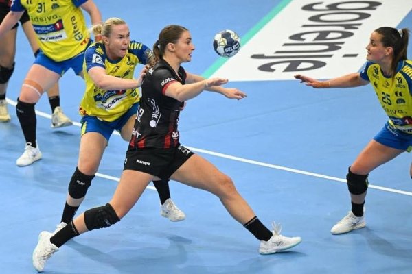 Handbal feminin: Gloria Bistriţa – Brest, scor 35-36, în turul sferturilor Ligii Campionilor