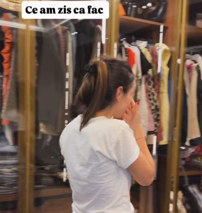 Cum arata dressingul Vladutei Lupau. Artista are o colectie impresionanta de haine
