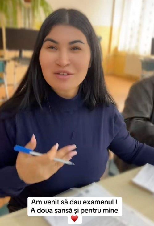 Ramona Manole a revenit in bancile scolii! Cantareata isi doreste sa obtina diploma de 10 clase