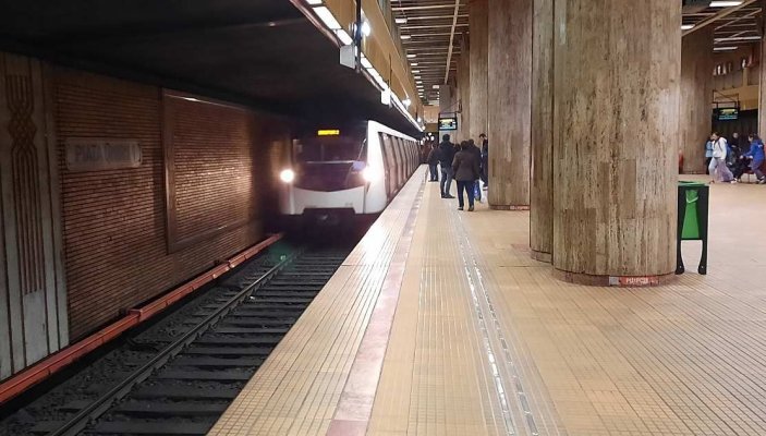 O bucată de tavan s-a prăbușit în tunelul de metrou, pe Magistrala 4. Circulația a fost oprită temporar