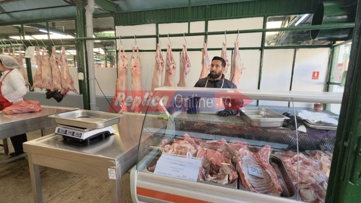 Credincioșii în fața... mielului: Vin, văd prețul, se închină și pleacă! Video