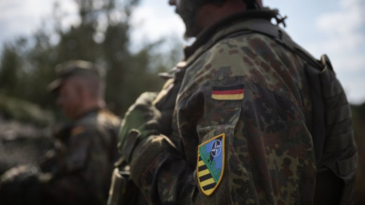 Haos în Germania, din cauza legii care obligă ca bărbații până în 45 de ani să ceară voie armatei pentru a părăsi țara