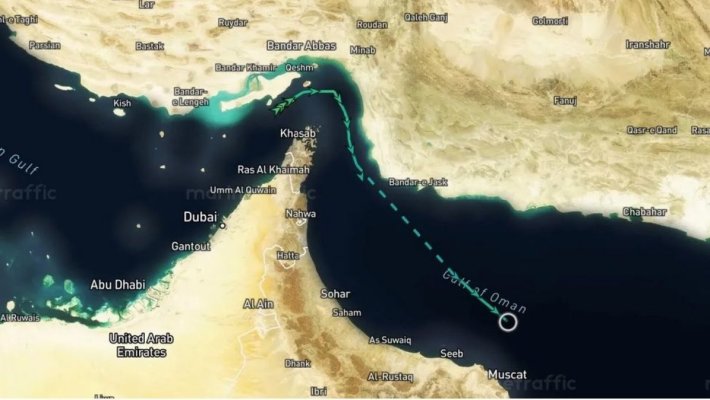 Decizie de impact: Iranul a permis primelor 3 petroliere să treacă prin Strâmtoarea Ormuz