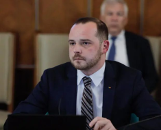 Alexandru Rogobete avertizează că alegerile anticipate ar însemna un „dezastru“ pentru Sănătate Alexandru Rogobete avertizează că alegerile anticipate ar însemna un „dezastru“ pentru Sănătate