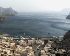 Traficul prin Strâmtoarea Ormuz dă semne de relansare, în ciuda blocadei impuse de Iran