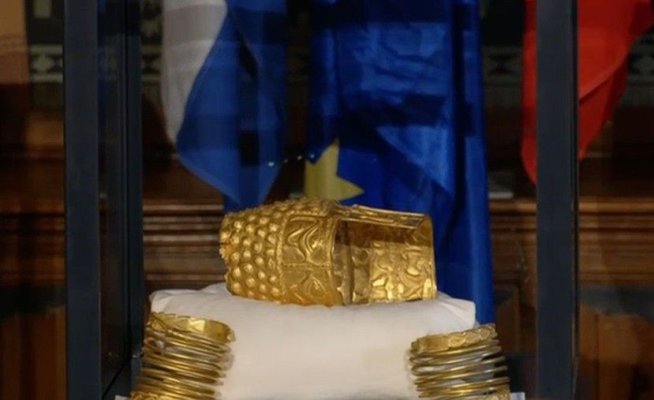 Coiful de la Coţofeneşti şi brăţările dacice, recuperate în urma furtului din Olanda, au ajuns în ţară