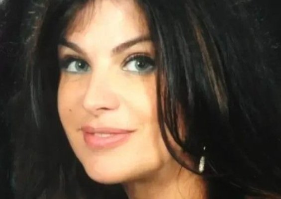 Fosta soție a unui afacerist român miliardar a fost arestată. Este acuzată de constituirea unui grup infracțional organizat