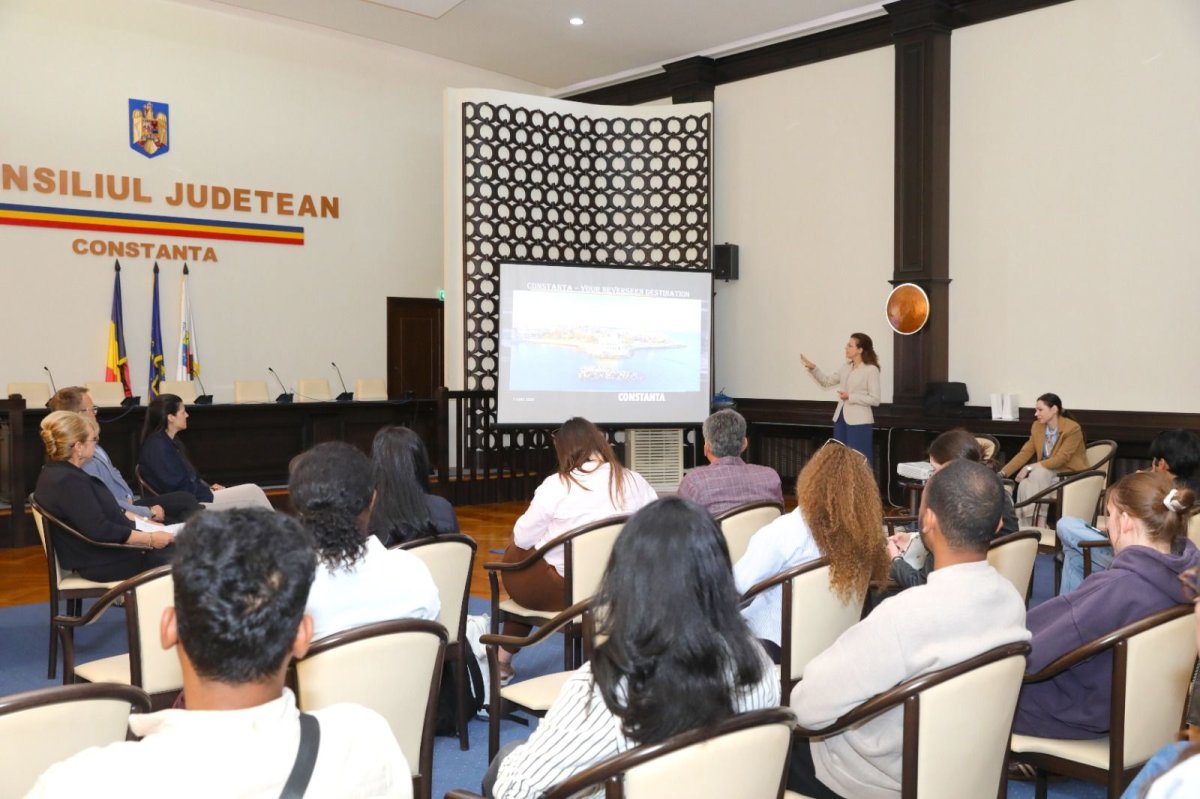 Mai multi studenti internationali din programul Erasmus+, in vizita la Primaria Constanta