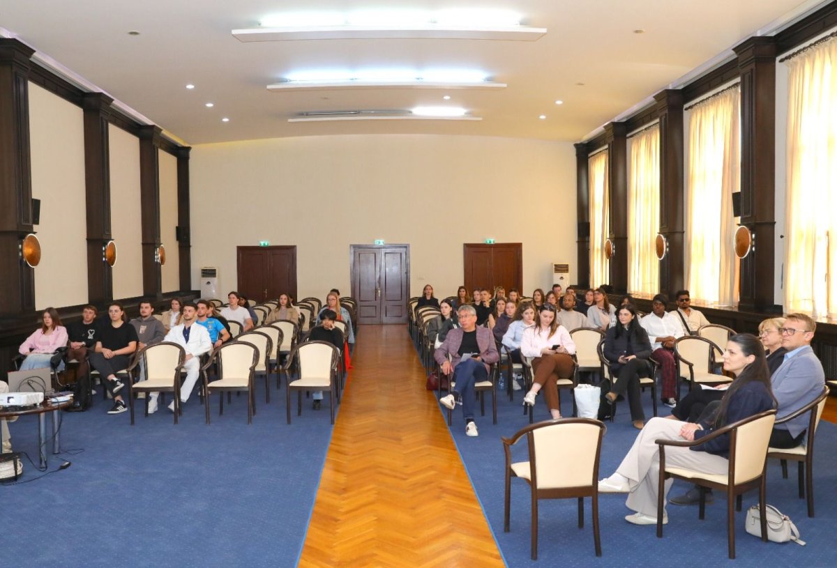 Mai multi studenti internationali din programul Erasmus+, in vizita la Primaria Constanta