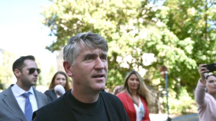 Fostul preot Cristian Pomohaci este acuzat că oficiază slujbe ilegale într-un fost restaurant