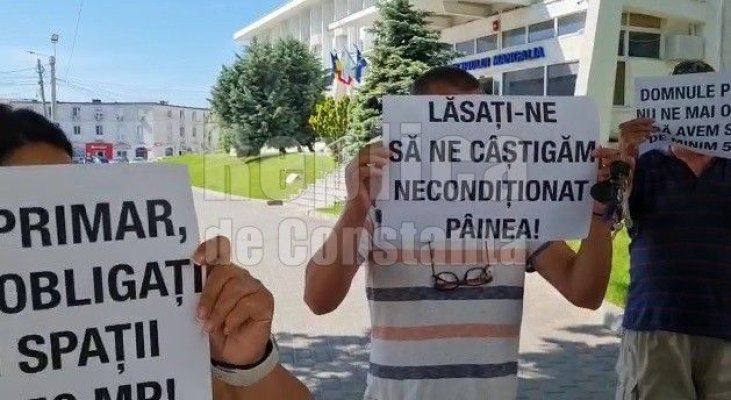 Micii comercianți din Mangalia au dat Guvernul în judecată! Cer suspendarea unei legi aprobată...acum 25 de ani!