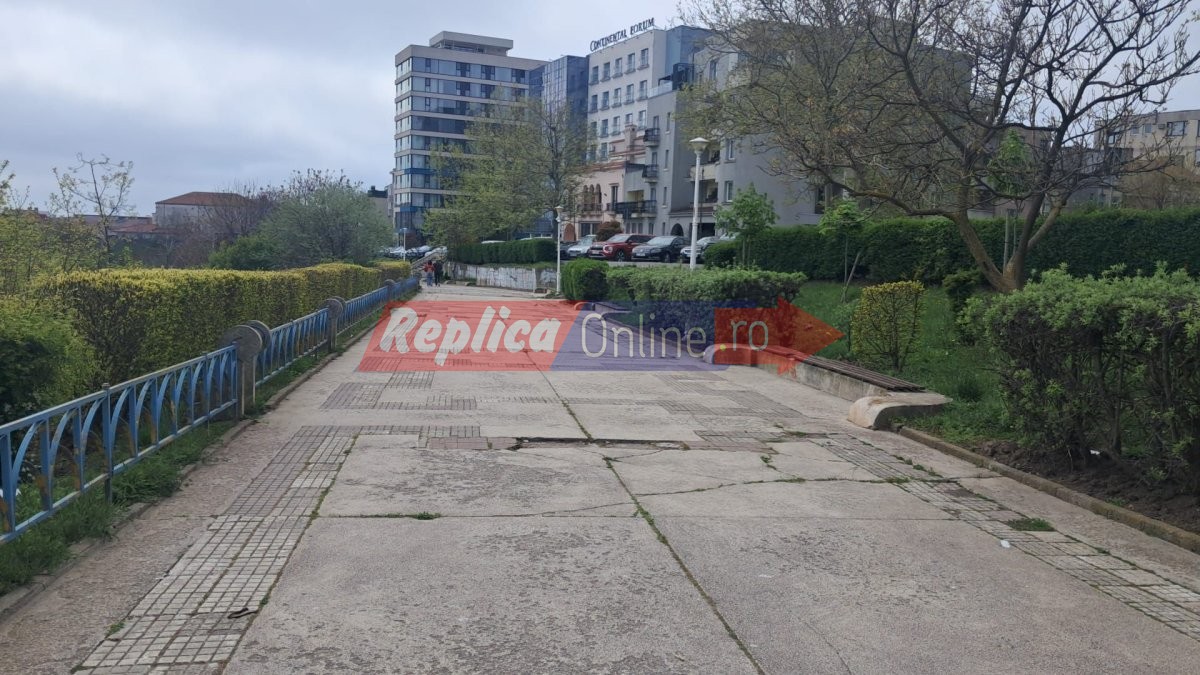 Faleza uitata... Esplanada de pe str. Mircea cel Batran, intre nepasare si degradare. Video Faleza uitata... Esplanada de pe str. Mircea cel Batran, intre nepasare si degradare. Video
