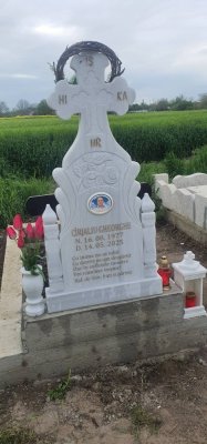Nici morții nu mai au liniște: candele, flori și amintiri au început să fie furate din cimitirele din Dobrogea