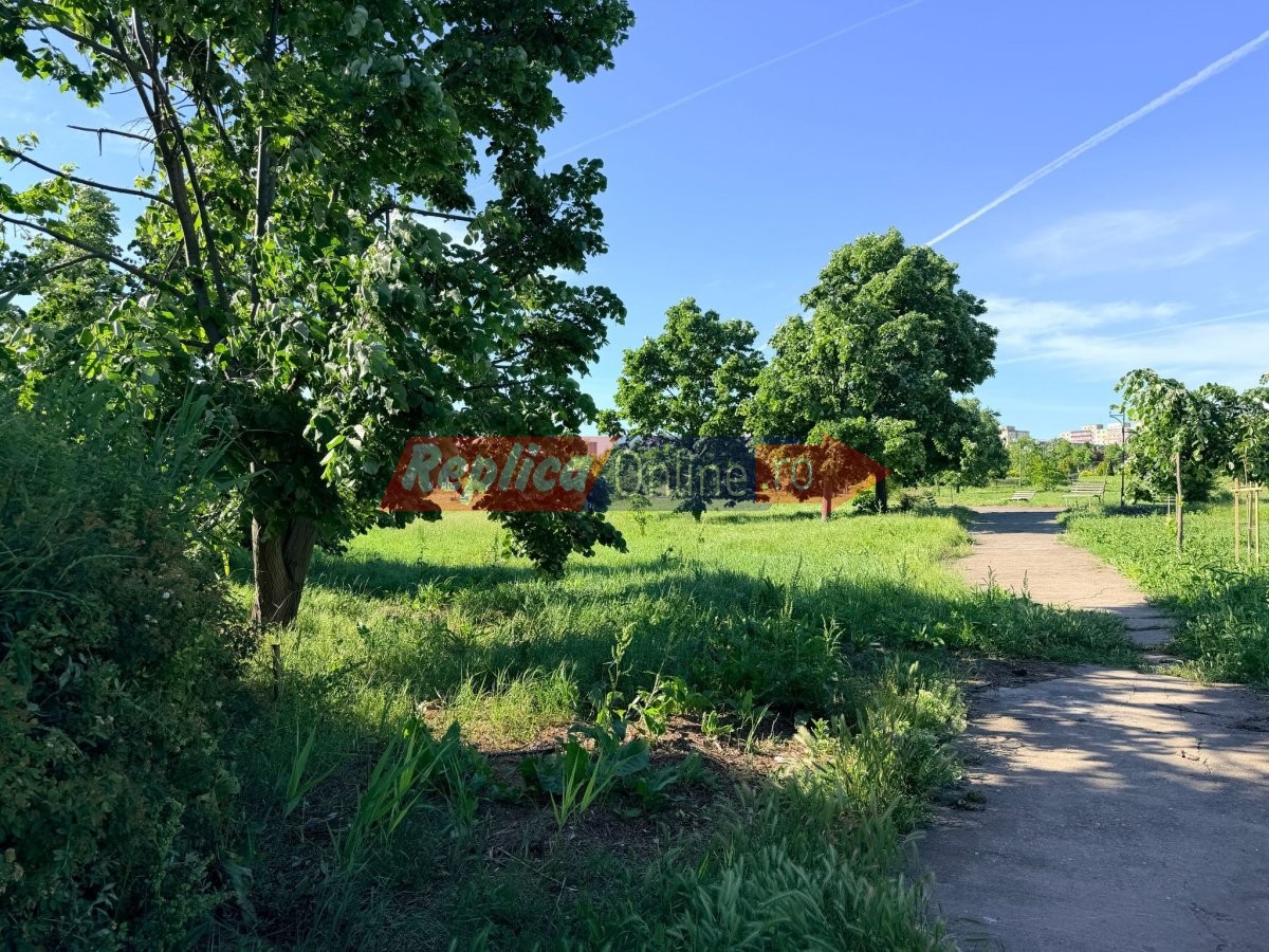 University Park, vis amanat. Parcul din fata Universitatii, intre promisiuni si nepasare. Video University Park, vis amanat. Parcul din fata Universitatii, intre promisiuni si nepasare. Video