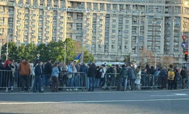Miting pro-Bolojan, în Piața Victoriei. Ce au cerut parlamentarilor susținătorii premierului. Video