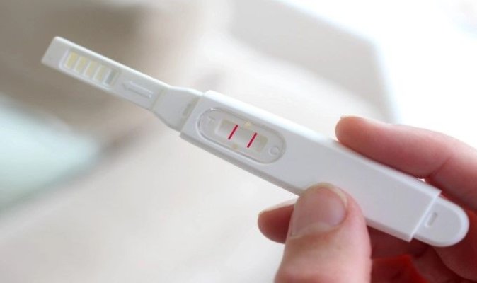 Menstruație întârziată și test de sarcină negativ: Cauzele posibile și când trebuie să mergi la medic