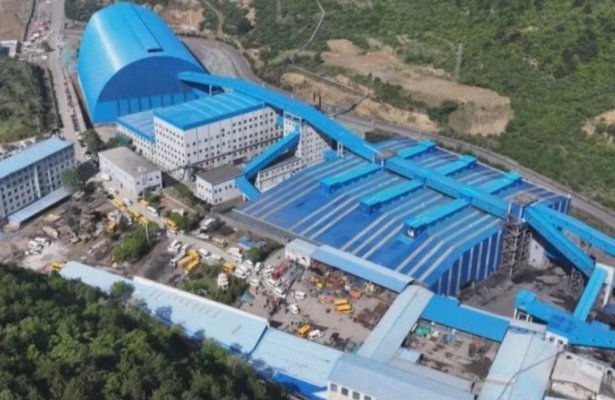 Explozie puternică într-o mină de cărbune din China, soldată cu morți și zeci de persoane blocate în subteran