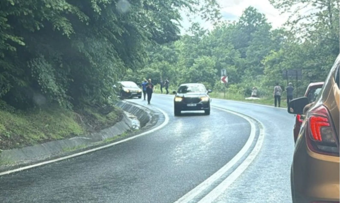 Accident rutier grav cu patru mașini pe DN 1, în Sibiu: mai multe persoane rănite, traficul este blocat