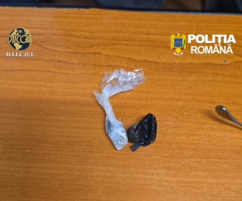 Mai mulți bărbați au fost prinși de polițiști cu droguri, într-un club din Mamaia 