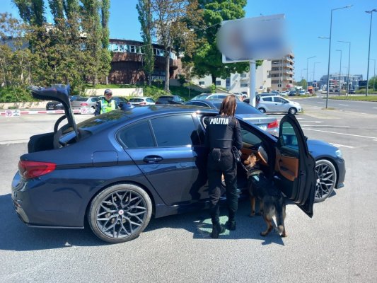 Polițiștii din Năvodari au luat la verificat mașinile care circulau pe raza localității