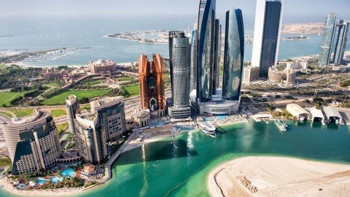 Abu Dhabi îşi accelerează investiţiile în turism în pofida războiului cu Iranul