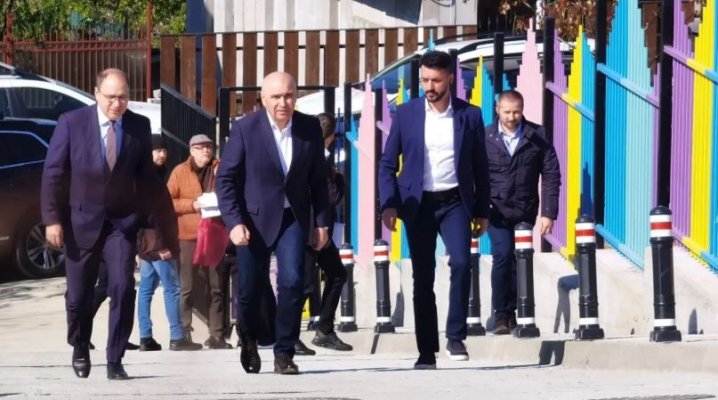 Ilie Bolojan, turneu de imagine înainte de votul decisiv din Parlament: 'E creșa cu numărul 66' 