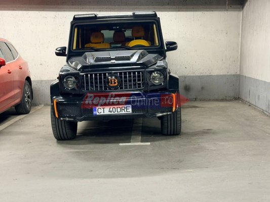 S-a micșorat mall-ul sau a crescut Mercedesul? Aroganță de lux pe două locuri de parcare, la Tomis Mall
