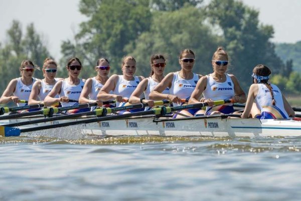Canotaj: Echipajul feminin de 8+1 a adus a doua medalie de aur pentru România la CE de Juniori de la Branderburg