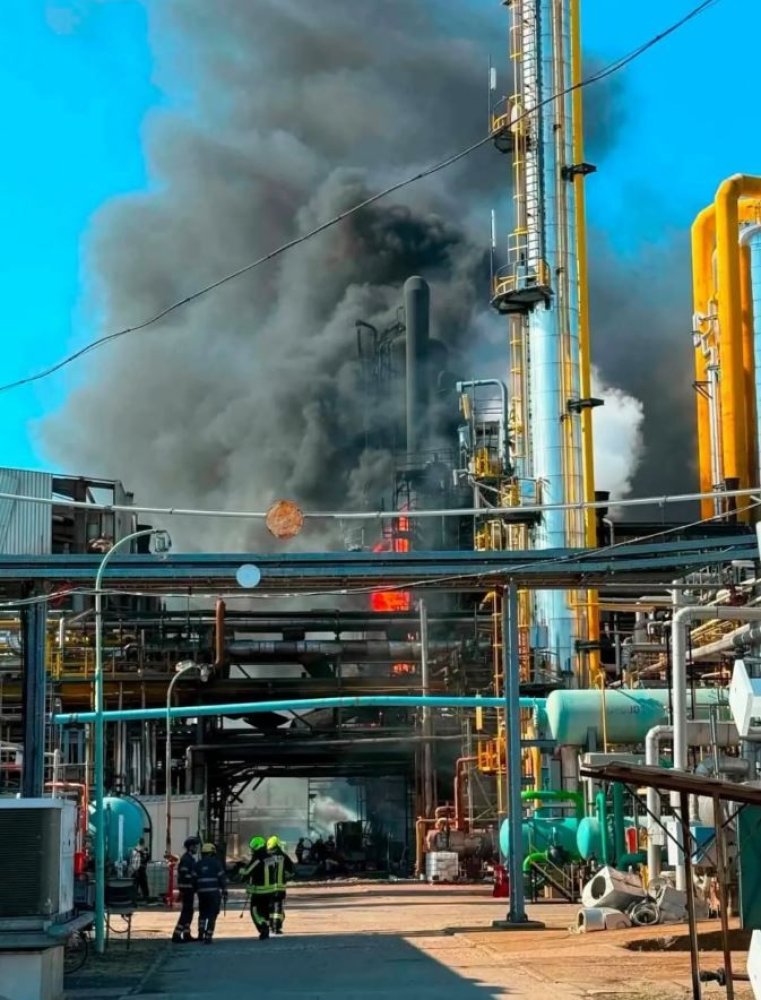 Explozie puternica la o rafinarie MOL din Ungaria: O persoana a murit