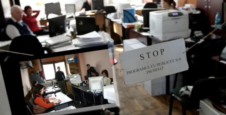 Lovitură pentru Bolojan: restructurările din primării au fost suspendate de judecători