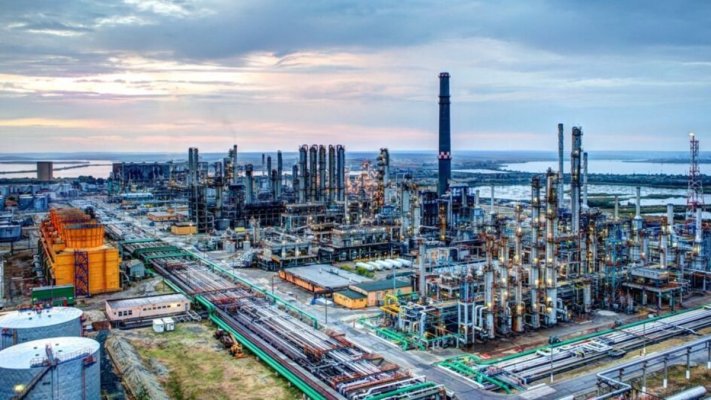 Petromidia alimentează mijloacele de transport în comun din București și din alte 11 orașe din țară  
