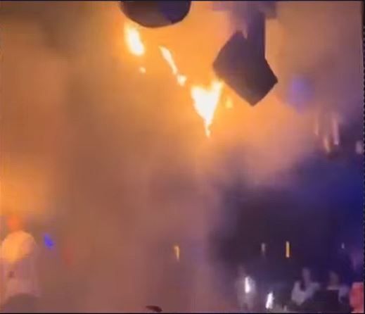 Un incendiu de proportii a izbucnit intr-un local din Sofia. Video