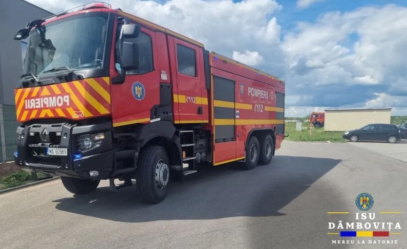 Explozie la o hala din Targoviste: un barbat a fost ranit si transportat la spital