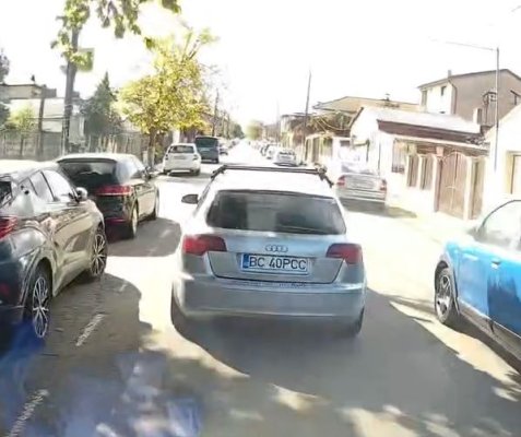 Revoltător: Un șofer constănțean a oprit mașina ca să se certe cu medicul de pe ambulanță... după ce îl blocase în trafic! Video