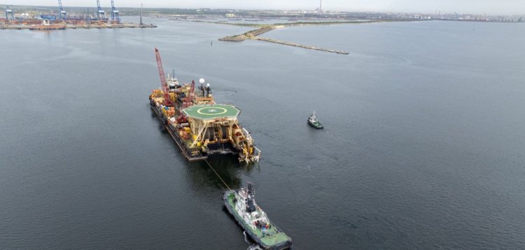 Progres în cadrul Neptun Deep: încep lucrările de instalare a conductei de gaze în Marea Neagră  