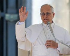 Cine conduce Vaticanul cât timp Papa Leon este internat în spital pentru a fi operat