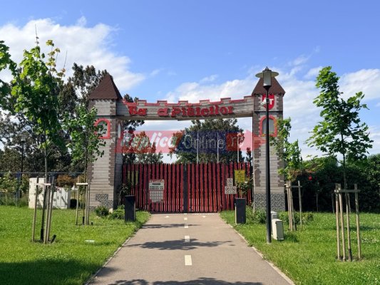 Țara piticilor rămâne închisă... Încă o vară fără loc de joacă pentru copii. Video  