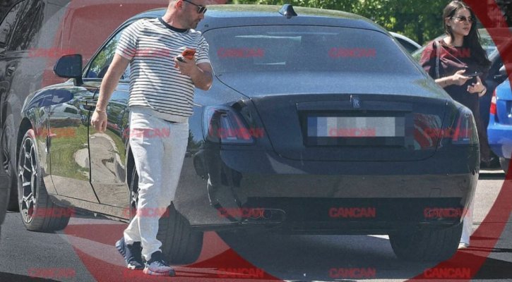  Bijuteria de 500.000 € a fost eclipsată. Paul Nicolau a coborat din Rolls, dar iubi a furat toate privirile