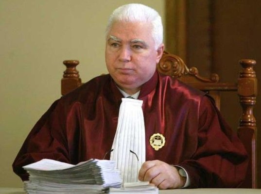 Fost judecător CCR acuză guvernul demis: Face o „golănie“ cu salarizarea