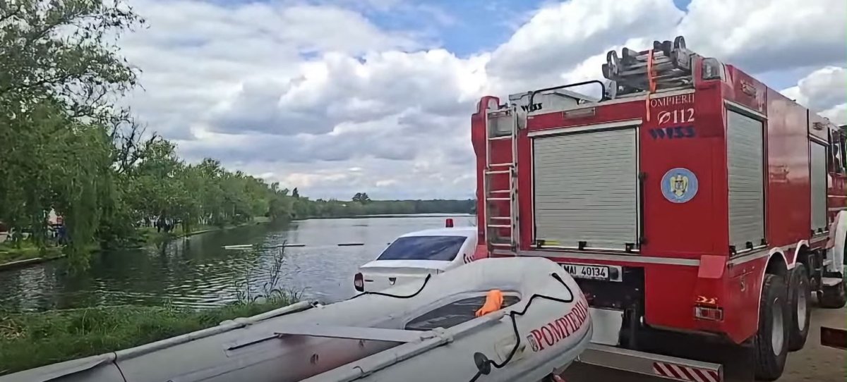 Interventie de urgenta a pompierilor: Doi minori, in pericol de inec dupa ce au cazut intr-un lac. Video