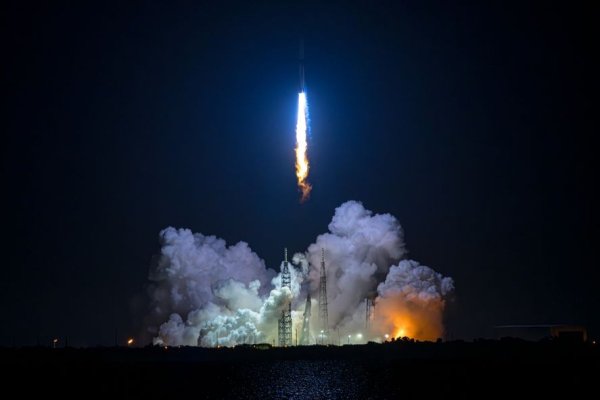 Explozia unei rachete Blue Origin provoacă întârzieri de luni de zile şi afectează planurile Amazon şi NASA