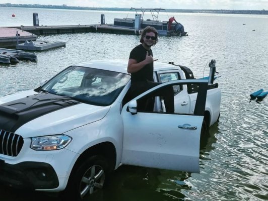 Fiul lui Jean Tucan a fost prins drogat la volan, pe Autostrada Soarelui!