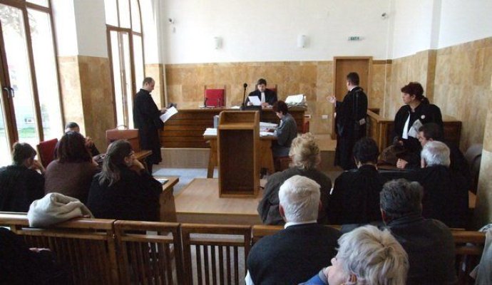 Interlopul Emuran Mustafa, obligat de judecători să-și plătească facturile la Vodafone 