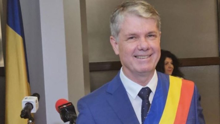 Primarul Brașovului vrea să bage la azil urșii care coboară în oraș