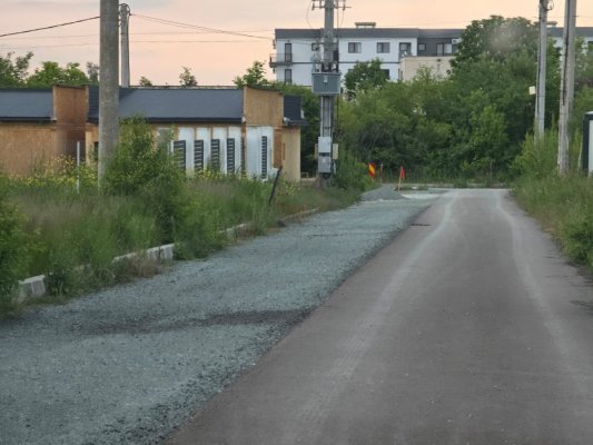 Cartierul de „lux“ unde ai nevoie de tanc: Golful Francezului, din Costinești, își întâmpină turiștii cu infrastructură de ev mediu 
