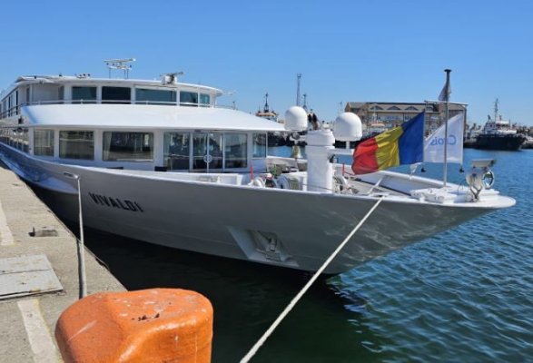 Nava fluvială de pasageri internaționali Vivaldi sosește în portul Constanța