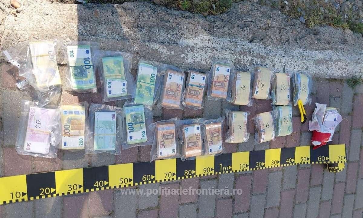 Un ucrainean urmarit international avea ascunsi peste 300.000 de euro intr-un microbuz Un ucrainean urmarit international avea ascunsi peste 300.000 de euro intr-un microbuz